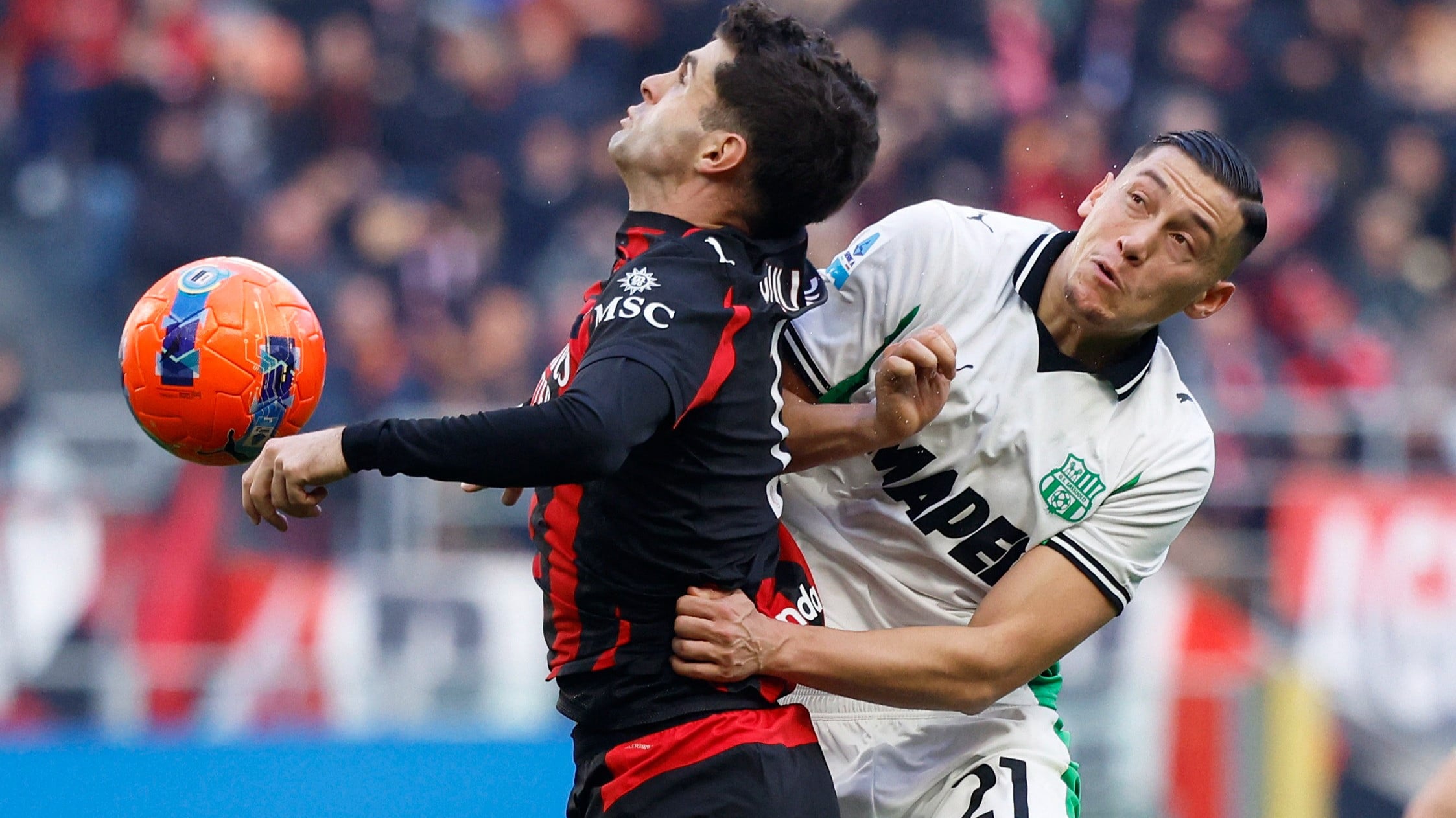 Kapten Timnas Indonesia, Jay Idzes saat Menghadapi AC Milan