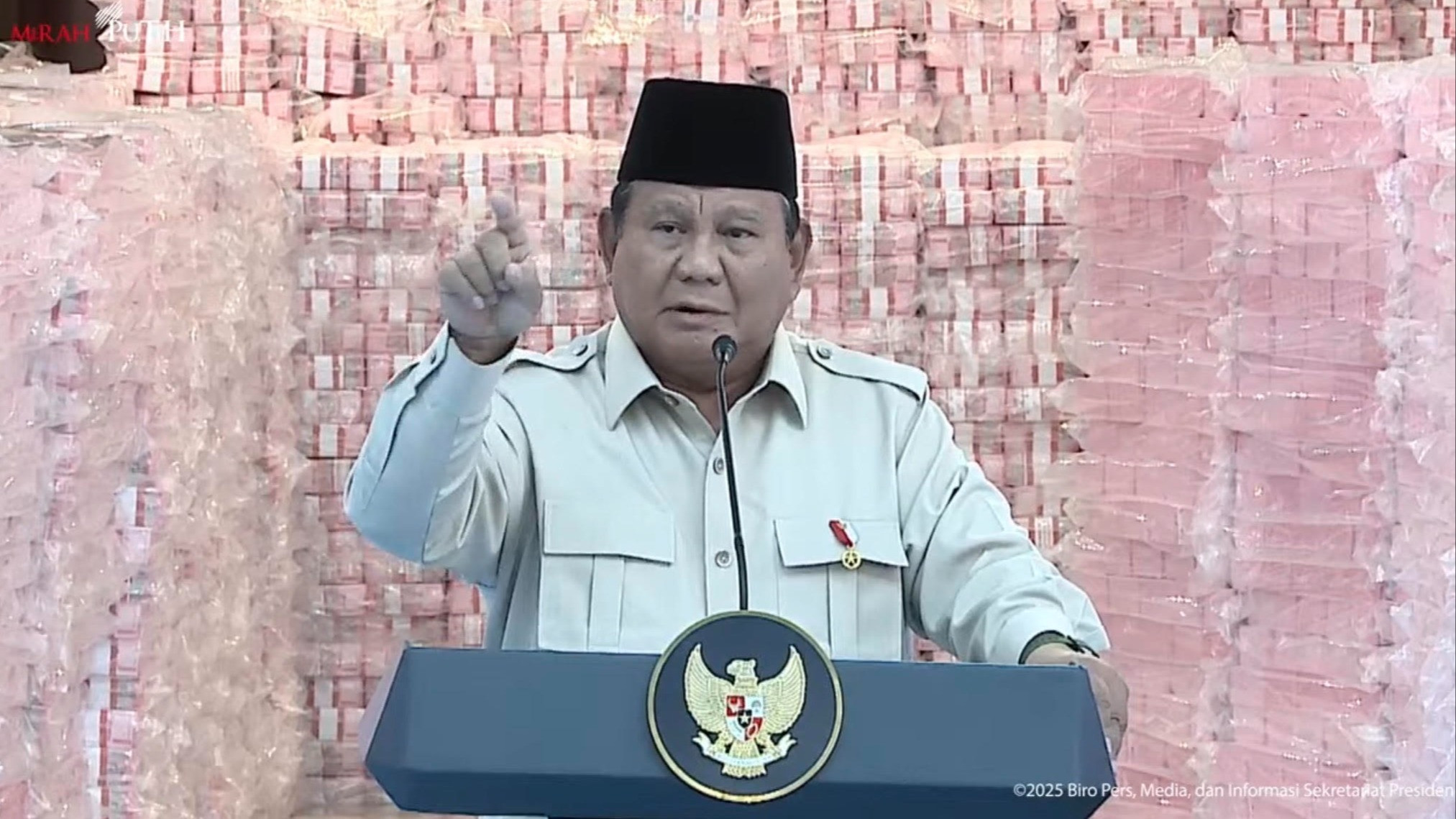 Presiden Prabowo Subianto di Kejaksaan Agung, Jakarta Selatan, Rabu (24/12/2025).