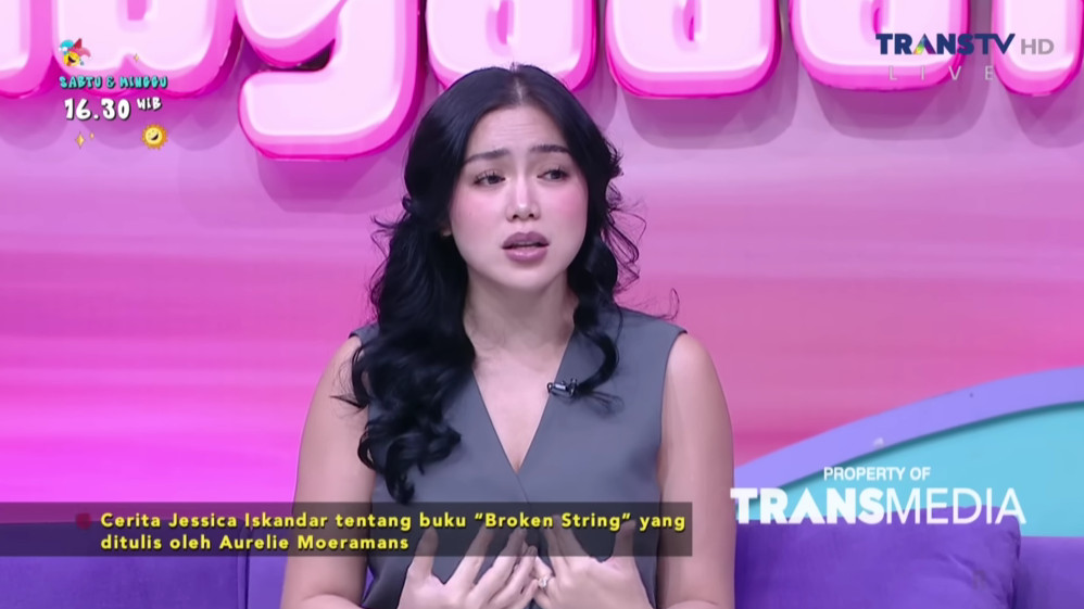 Viral Ebook Broken Strings Karya Aurelie Moeremans, Jedar Ingatkan Pentingnya Edukasi Anak soal Batasan
            - galeri foto