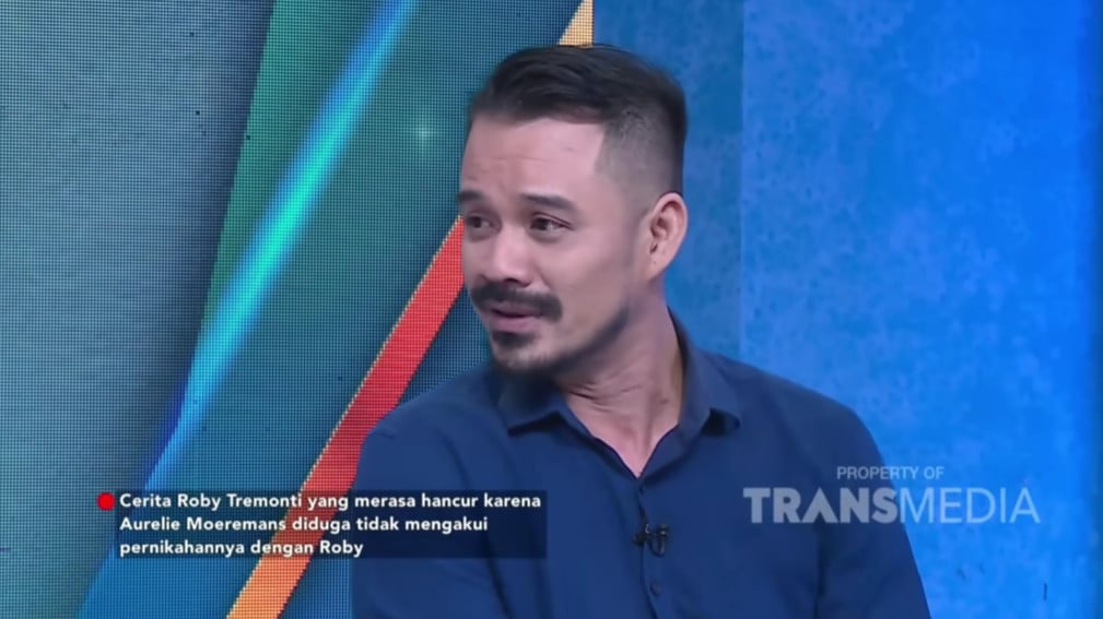 Jejak Digital Roby Tremonti saat Jawab Blak-blakan Isu KDRT, Nikah Palsu, hingga Move On dari Aurelie Moeremans
            - galeri foto