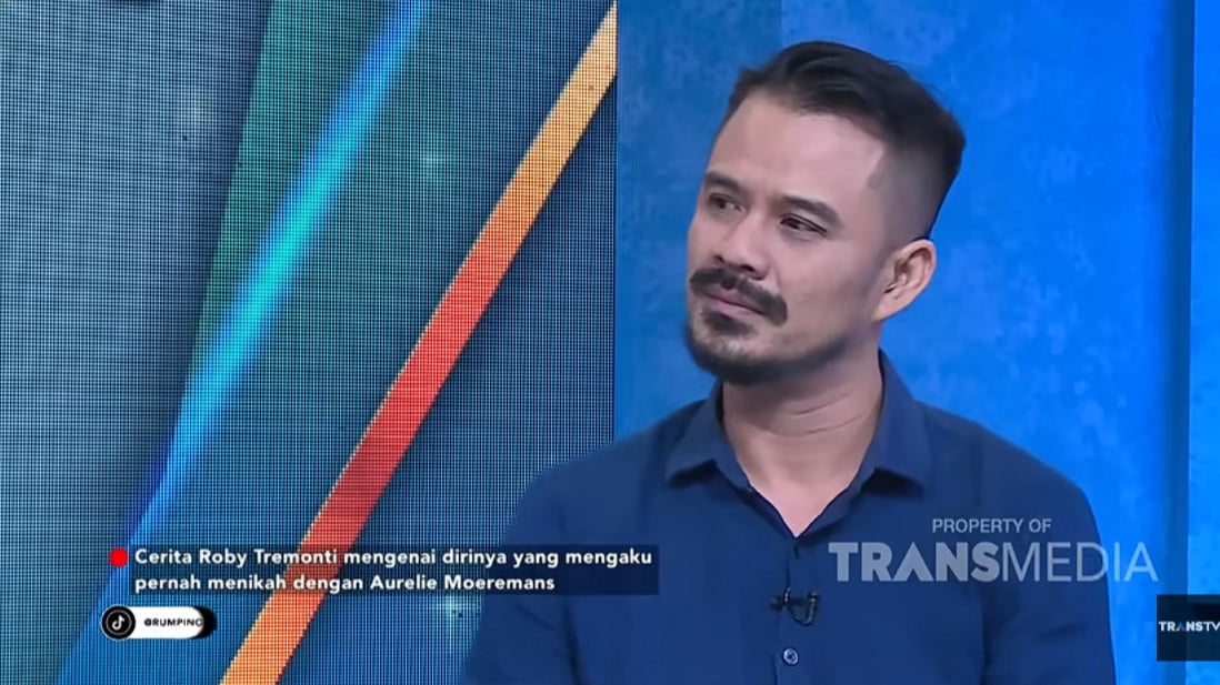 Terungkap! Roby Tremonti Bongkar Alasan Nikah dengan Aurelie Moeremans Tak Dicatat Secara Sipil
            - galeri foto