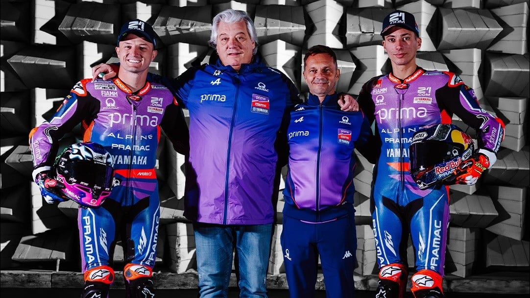 Toprak Razgatlioglu (kanan) akan memperkuat Pramac Racing di MotoGP 2026.