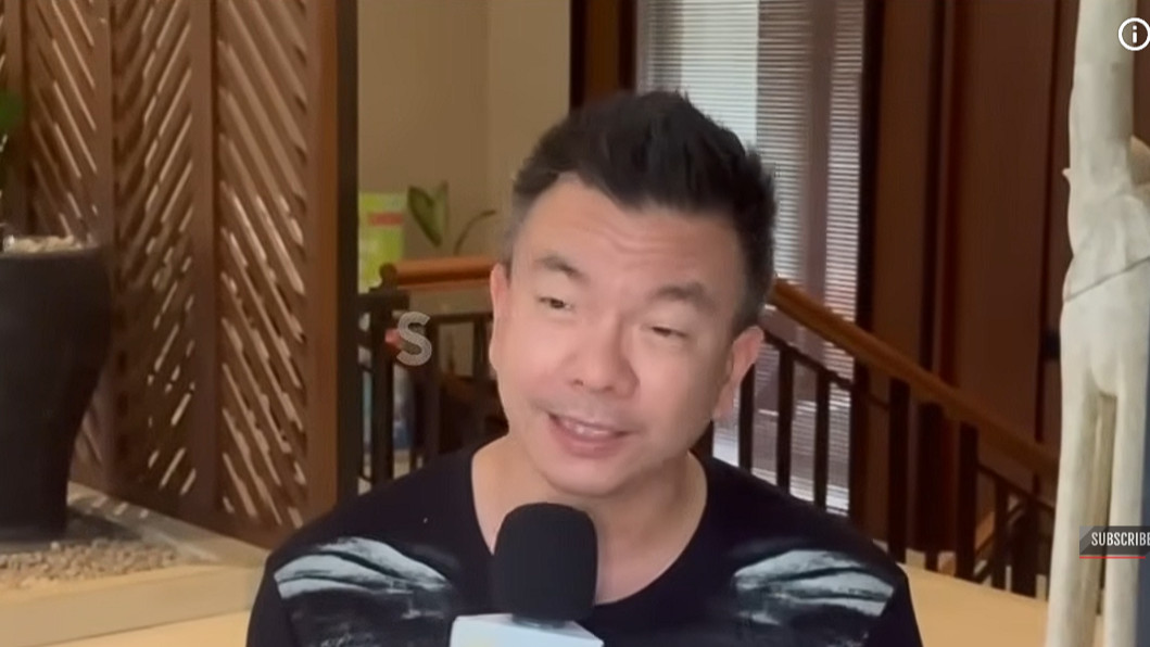 Tak Disangka, Jerry Aurum Sampaikan Permintaan Penting di Tengah Polemik Denada dan Ressa
            - galeri foto