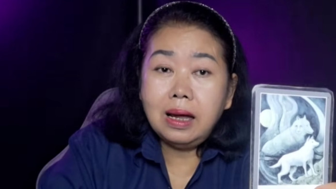 Betrand Peto Bandingkan Perhatian Ruben Onsu, Ahli Tarot Terawang Isi Hatinya pada Sarwendah
            - galeri foto