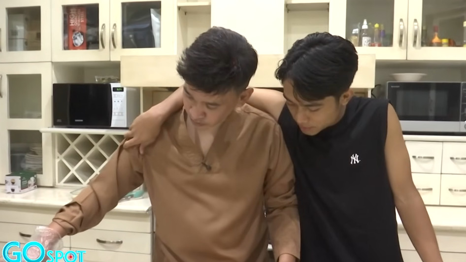 Ditemani Betrand Peto Selama Ramadhan 2026, Ruben Onsu Rasakan Kebahagiaan Tak Terungkap
            - galeri foto