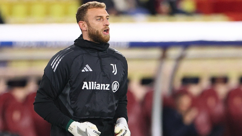 Kiper Juventus Michele Di Gregorio
