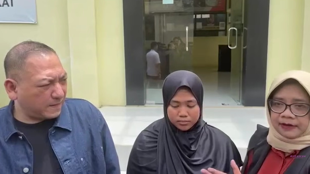 Upaya Hukum Lisnawati Laporkan Ayah Nizam Syafei atas Dugaan Penelantaran Anak
            - galeri foto