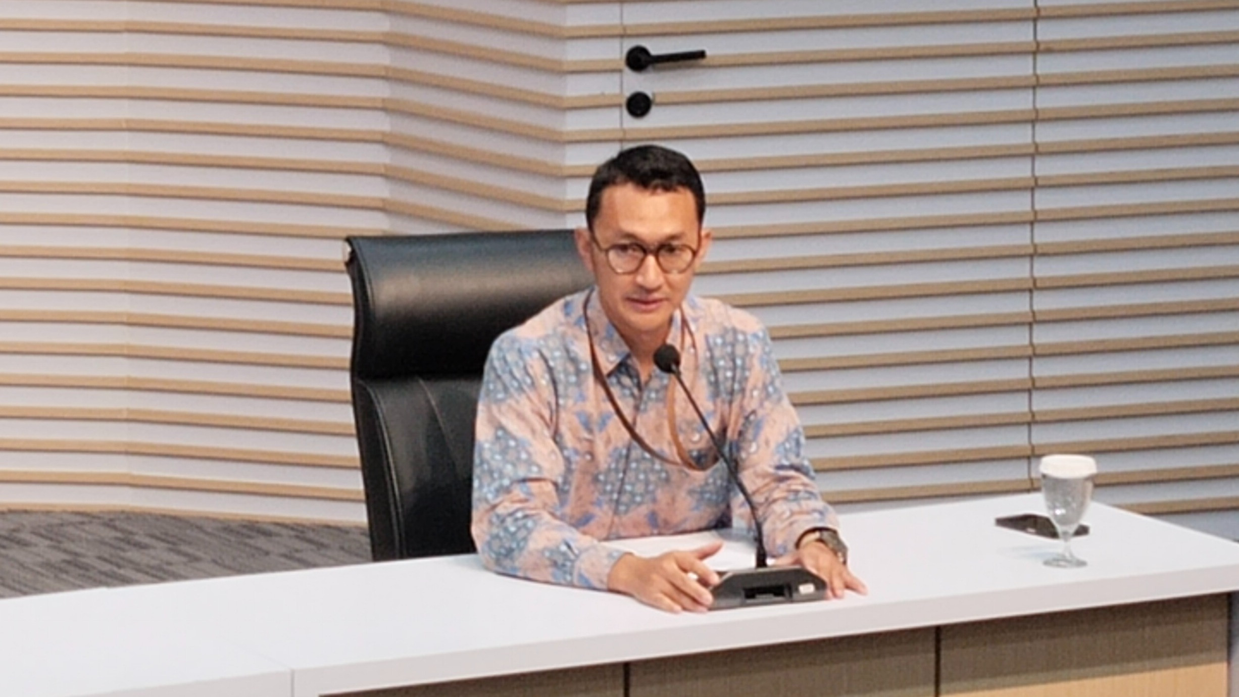 Juru Bicara KPK, Budi Prasetyo Saat Konferensi Pers di Gedung KPK Merah Putih