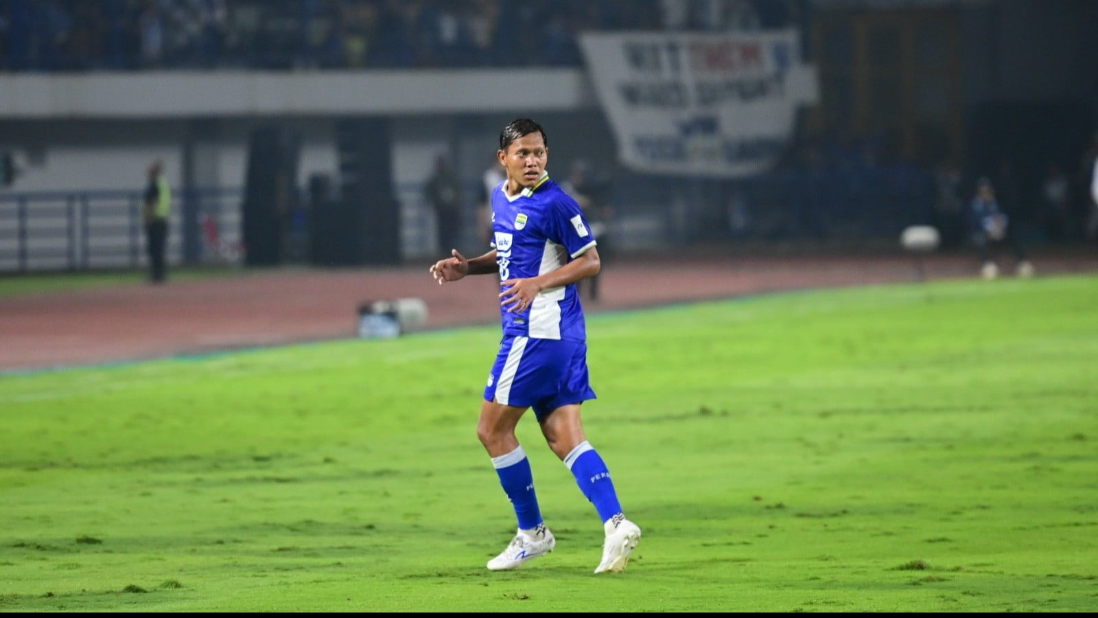 gelandang Persib, Adam Alis