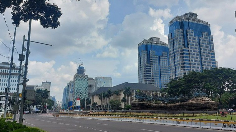 Ilustrasi - Langit berawan di wilayah Jakarta Pusat.