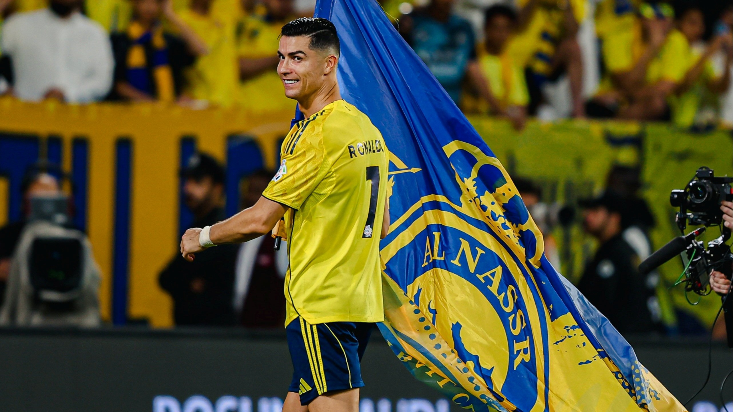 Terima Kasih Al Hilal, Al Nassr Berhasil Angkat Trofi Juara Liga Pro Saudi 2025/2026, jika Hitung-hitungan Ini Terjadi
            - galeri foto