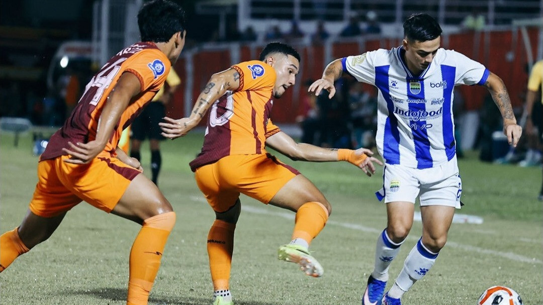 Laga Persib Bandung kontra Borneo FC