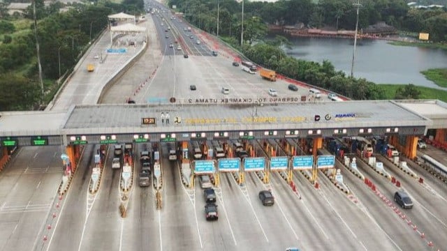 Ilustrasi - Gerbang Tol Cikampek Utama (Cikatama).