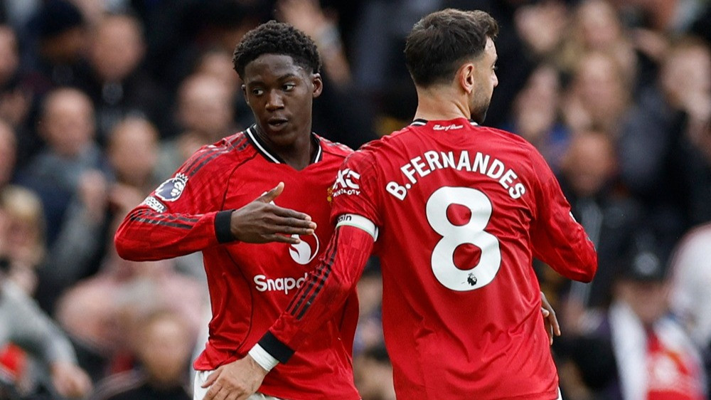 Kobbie Mainoo dan Bruno Fernandes