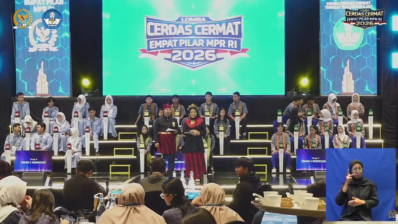 Para peserta ajang Final Lomba Cerdas Cermat (LCC) 4 Pilar MPR RI di Kalimantan Barat