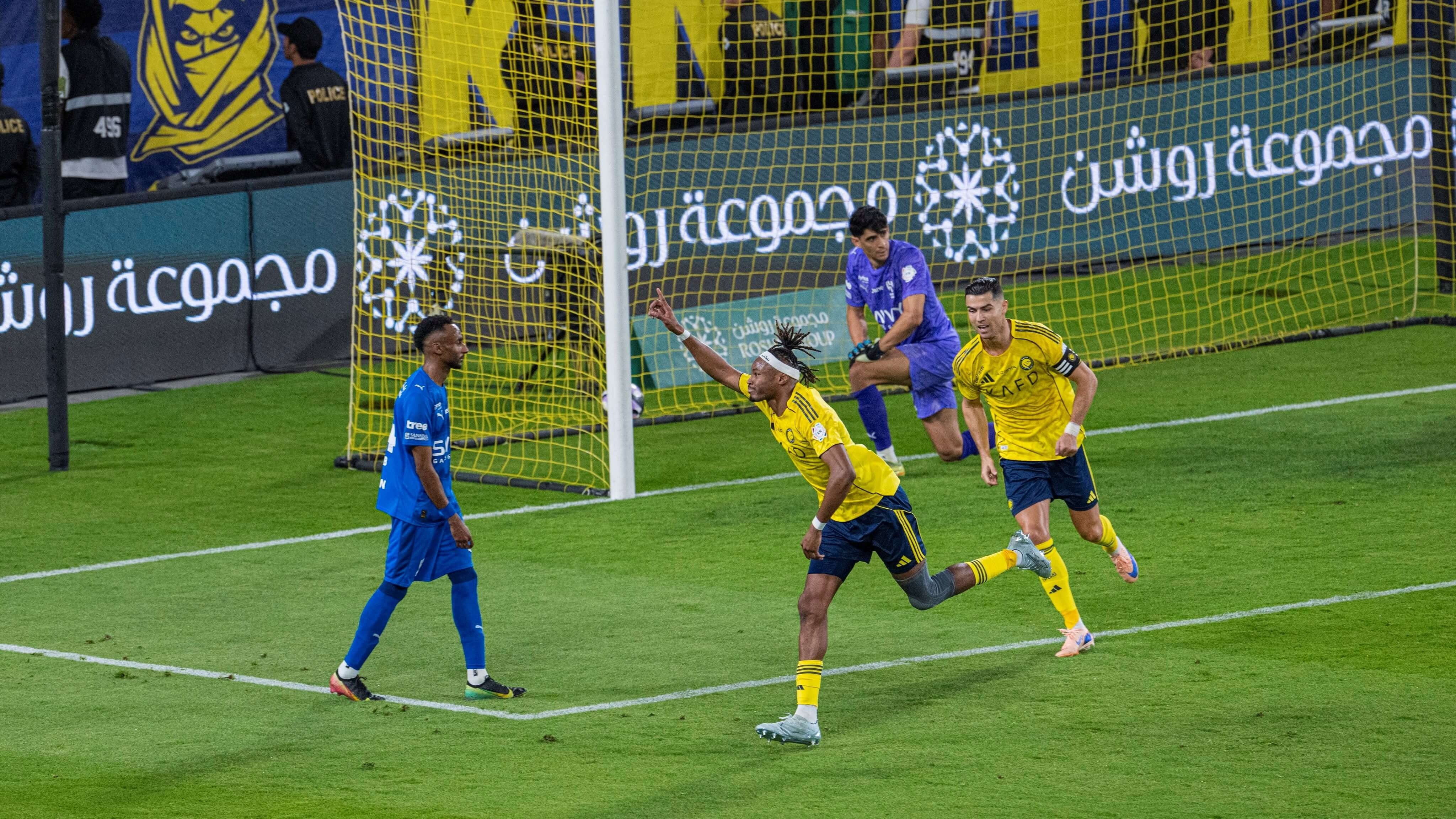 Momen selebrasi Mohamed Simakan setelah mencetak gol di laga Al Nassr vs Al Hilal Rabu (13/5/2026) dini hari WIB.