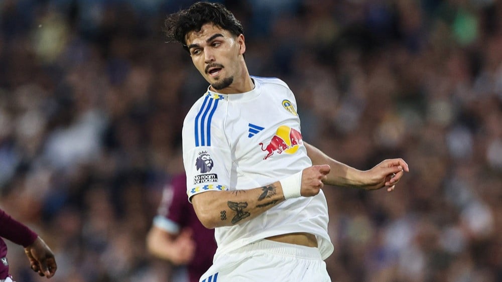 Aksi Pascal Struijk di Leeds United