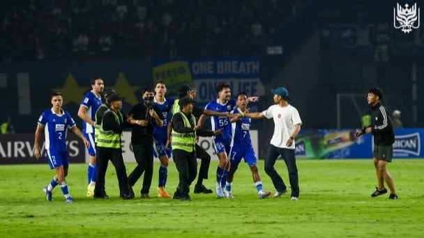 Kericuhan suporter Persib di laga Vs Ratchaburi FC