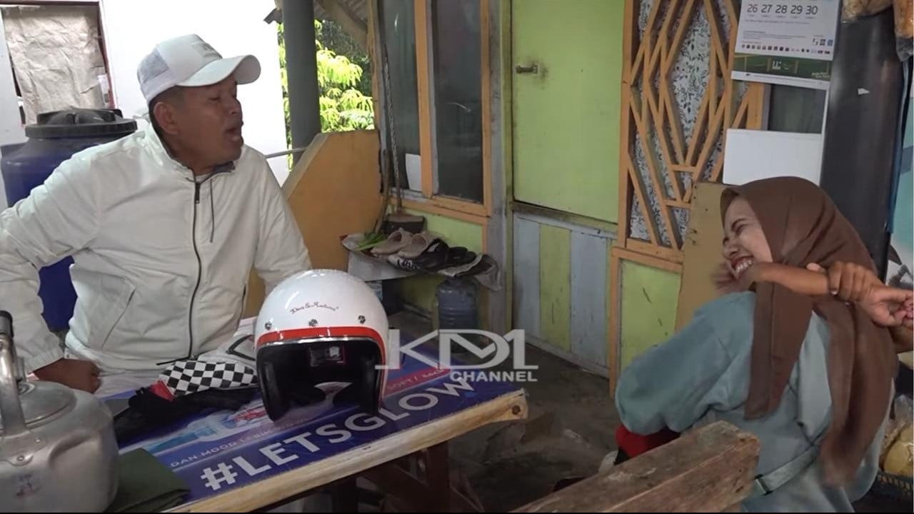 Dedi Mulyadi saat bujuk anak yang malas menulis