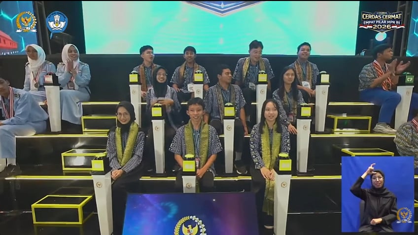 SMAN 1 Sambas saat ikuti LCC 4 Pilar MPR RI Kalbar