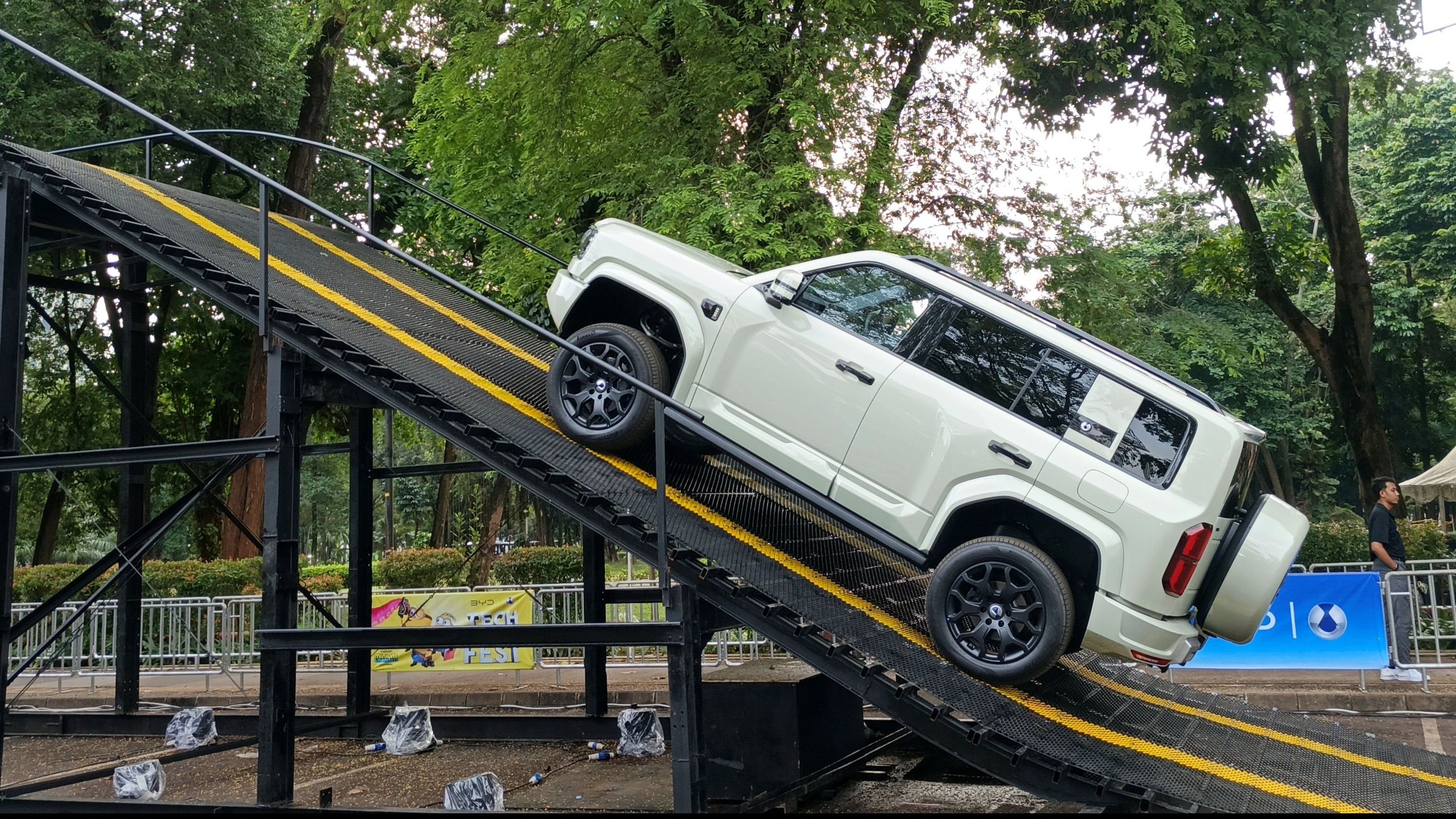 BYD Tech Culture Fest Resmi Digelar, Berikan Pengalaman Test Drive & Ride Secara Gratis
            - galeri foto