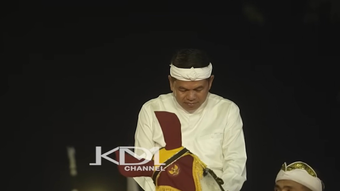 Dedi Mulyadi di acara puncak Kirab Mahkota Binokasih, Bandung