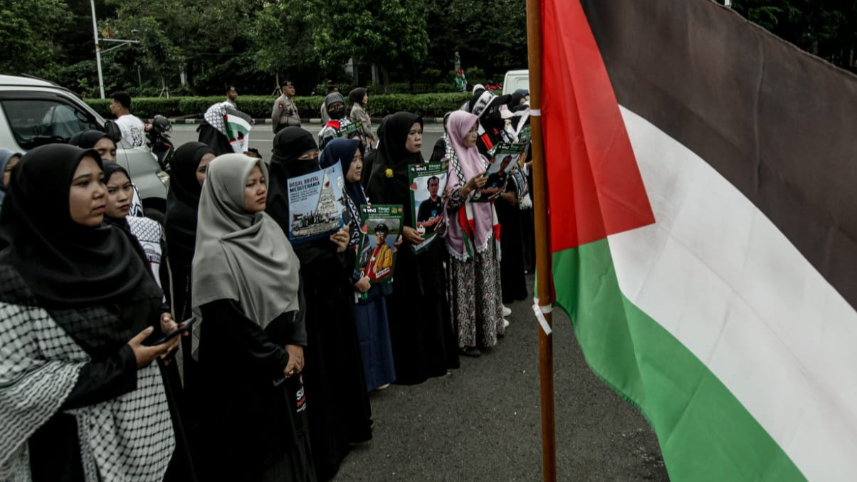 Lensa Berbicara: Massa AWG Gelar Aksi Solidaritas, Kecam Dugaan Kekerasan terhadap Aktivis Palestina