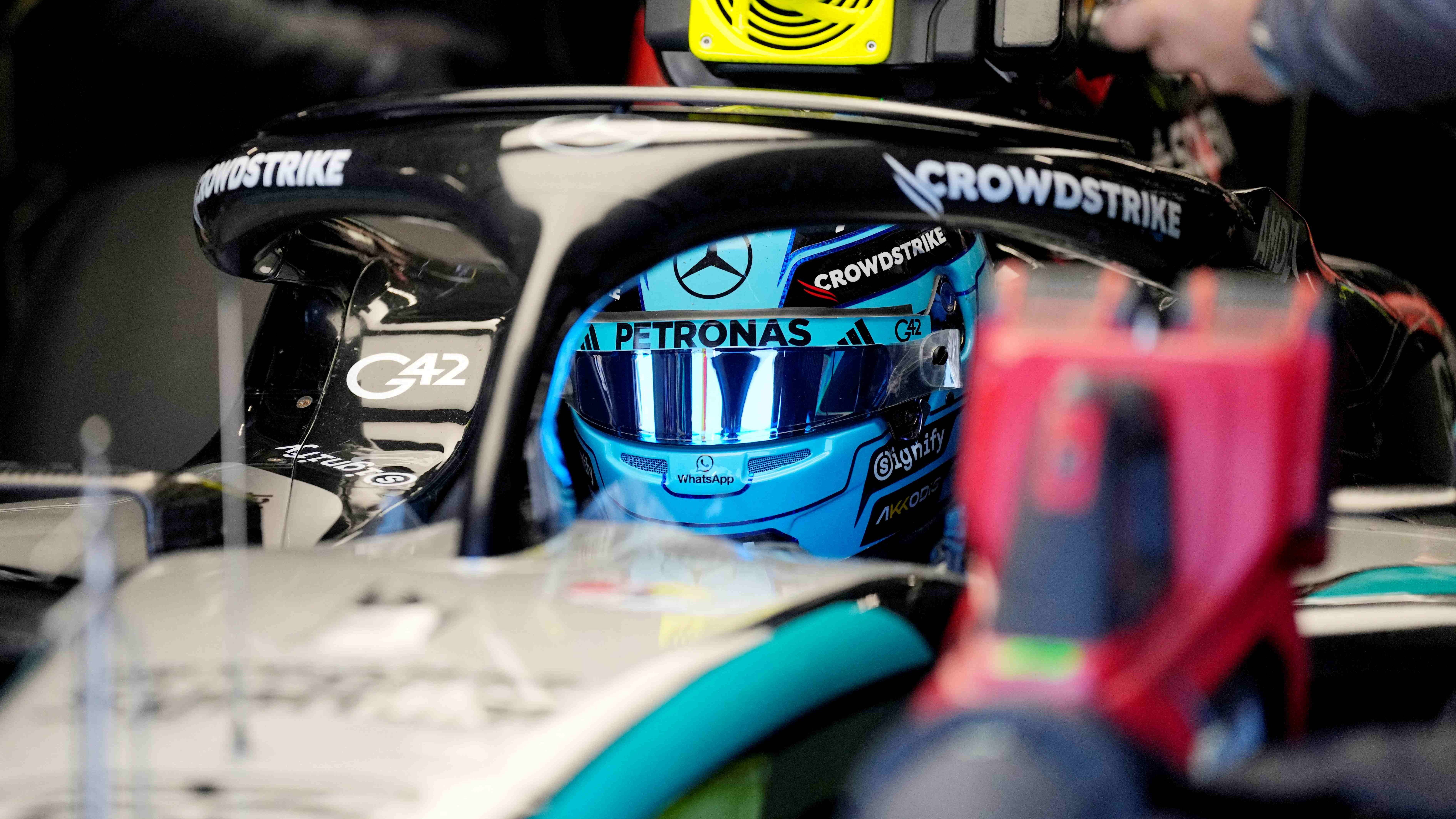Pembalap Mercedes, George Russell