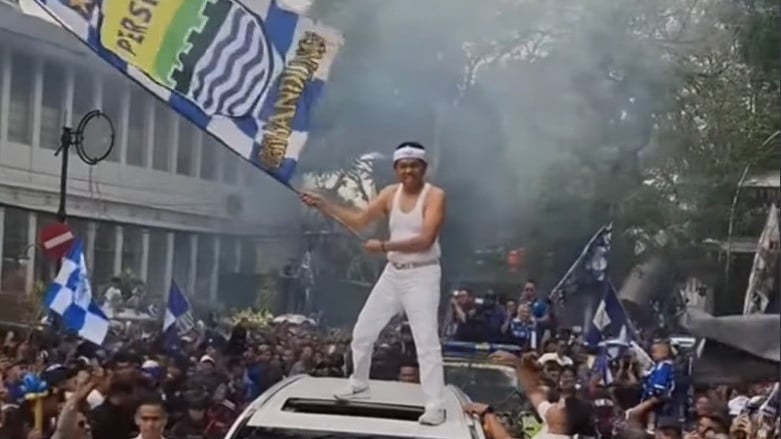 Gubernur Jawa Barat Dedi Mulyadi (KDM) saat konvoi kemenangan Persib Bandung tahun lalu