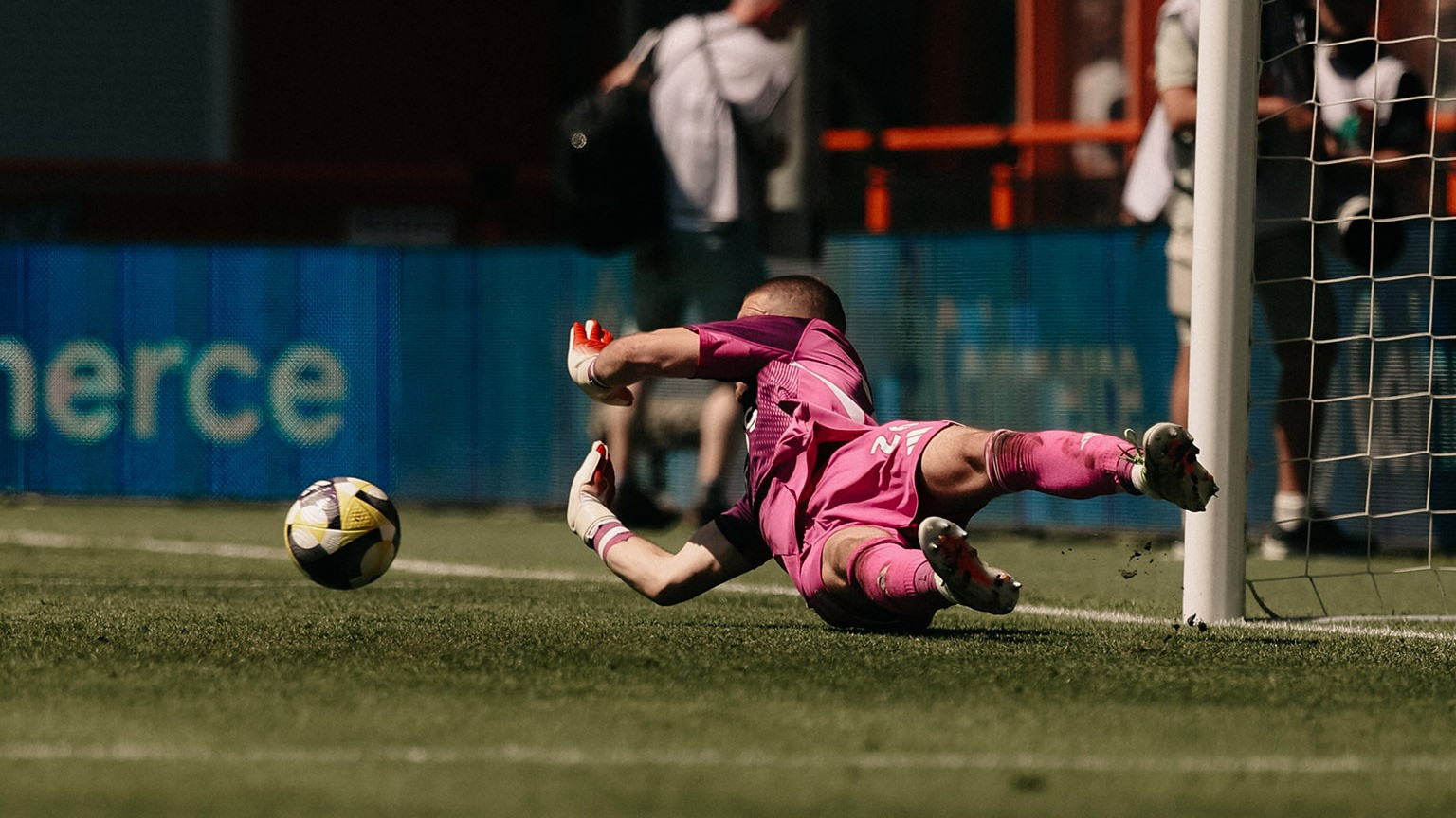 Kiper Timnas Indonesia, Maarten Paes
