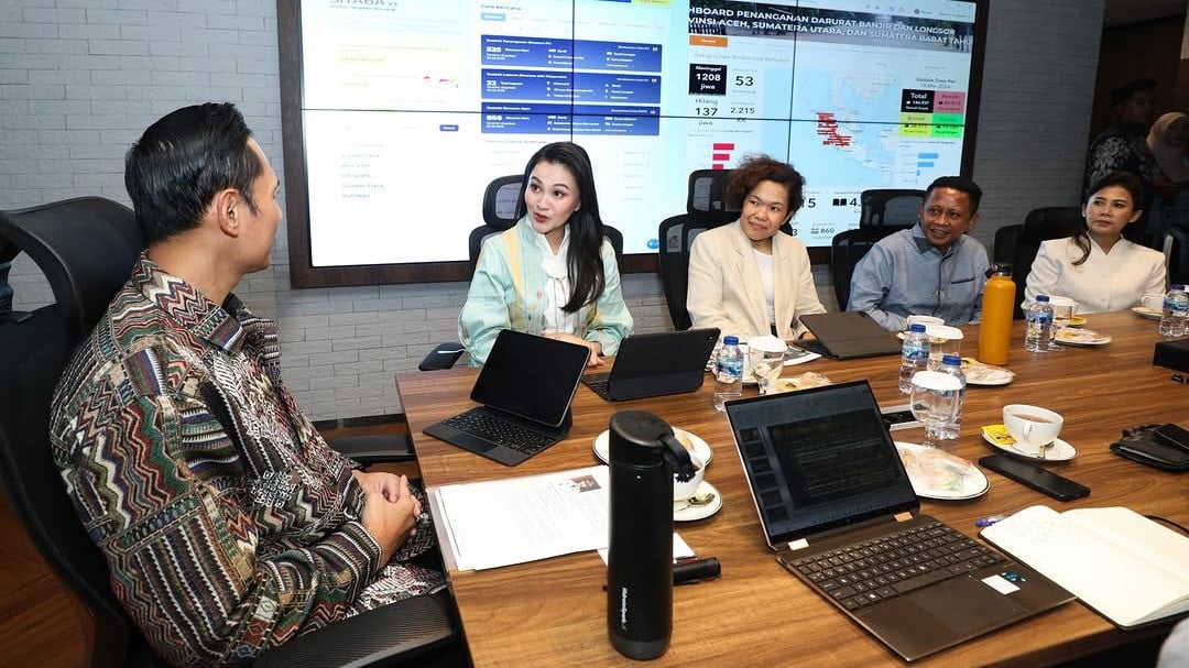 Pertemuan Menkoinfra Agus Harimurti Yudhoyono dan Gubernur Malut Sherly Tjoanda