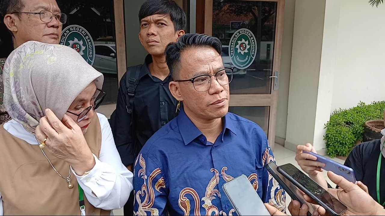 Kuasa hukum Bupati Bekasi Nonaktif Ade Kuswara Kunang, Yusnaniar