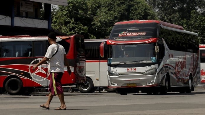 Menunggu Klakson Keberangkatan di H-1 Idul Adha