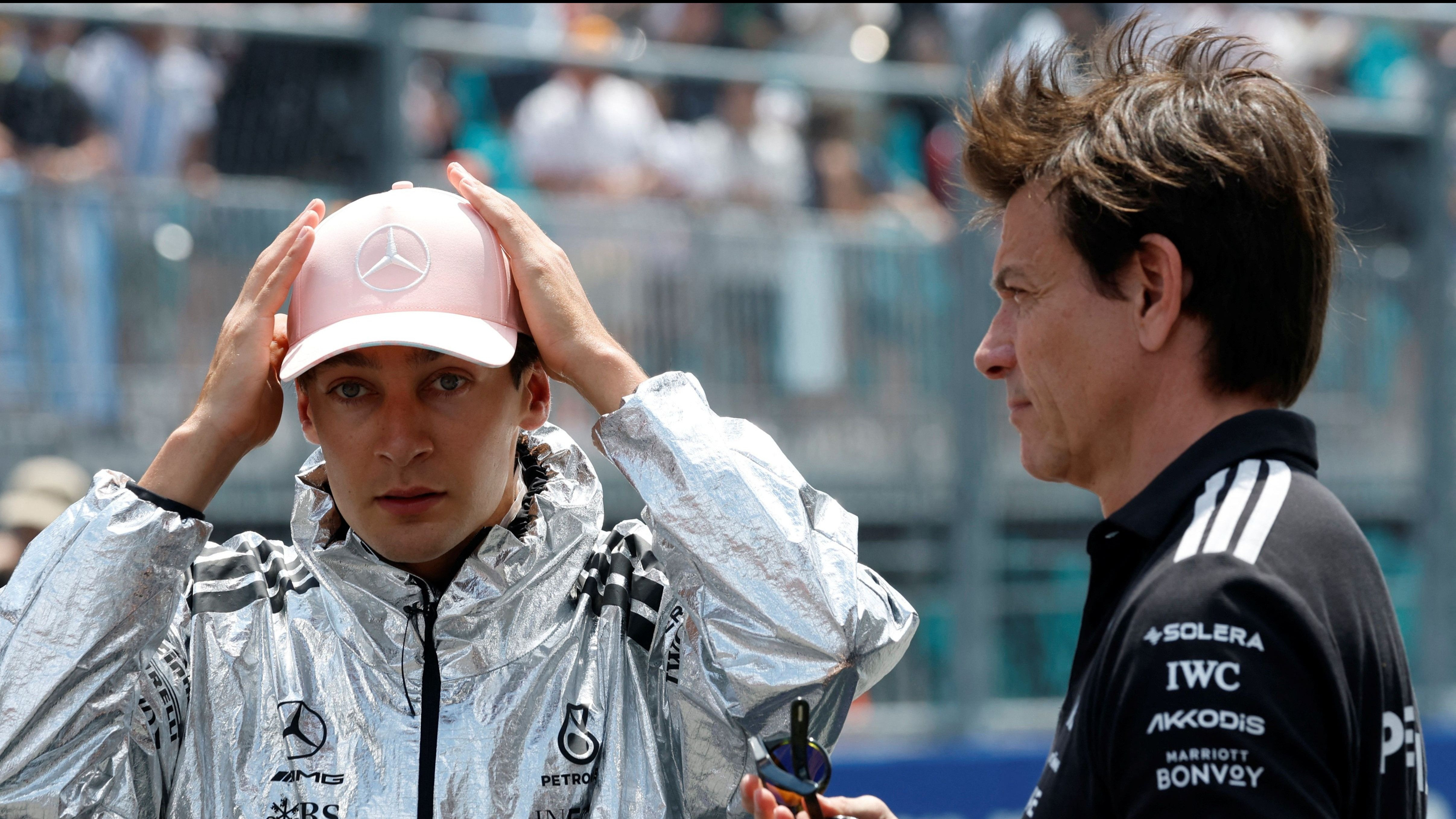 George Russell dan Kepala Tim Mercedes, Toto Wolff