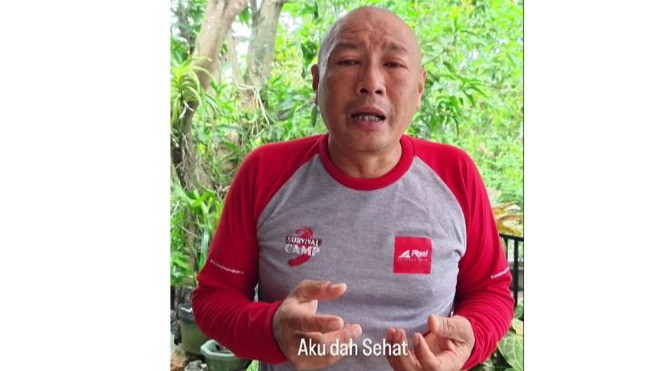 Presenter program televisi  Jejak Si Gundul  Heru Widi Wasana alias Heru Gundul sampaikan kondisinya usai disembur ular berbisa.
