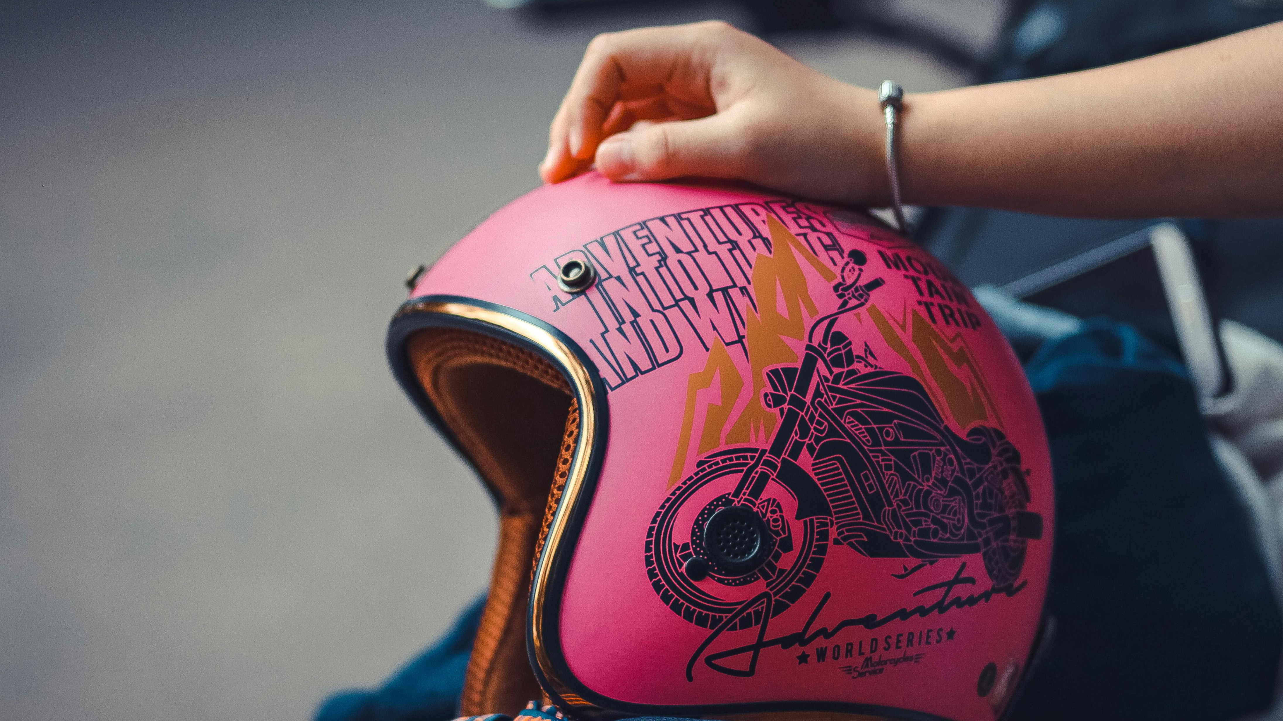 Ilustrasi Helm