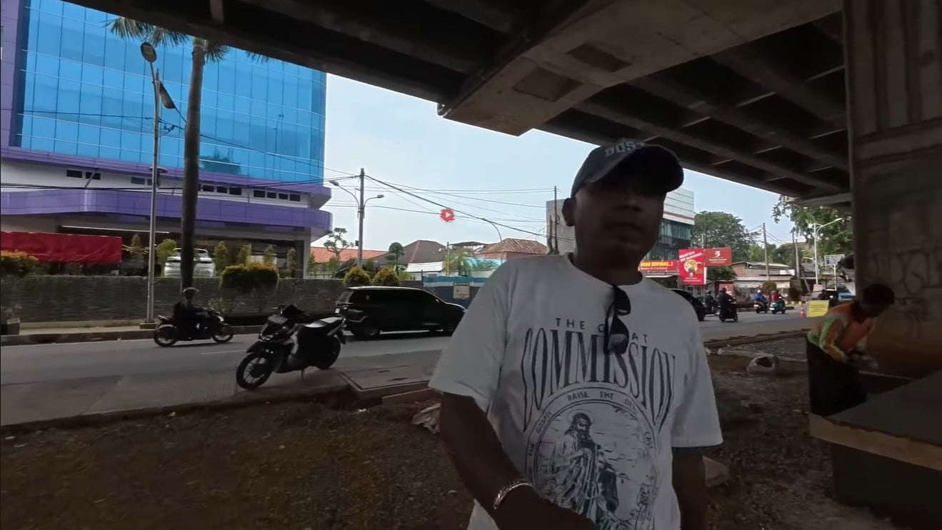Detik-detik Bang Jago diduga intimidasi konten kreator yang mendokumentasikan pengecoran proyek Wisata Air di Kalimalang, Kota Bekasi
