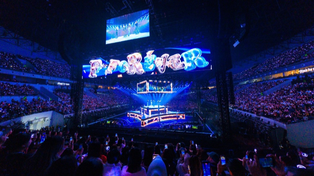 Konser F-FOREVER di Jakarta