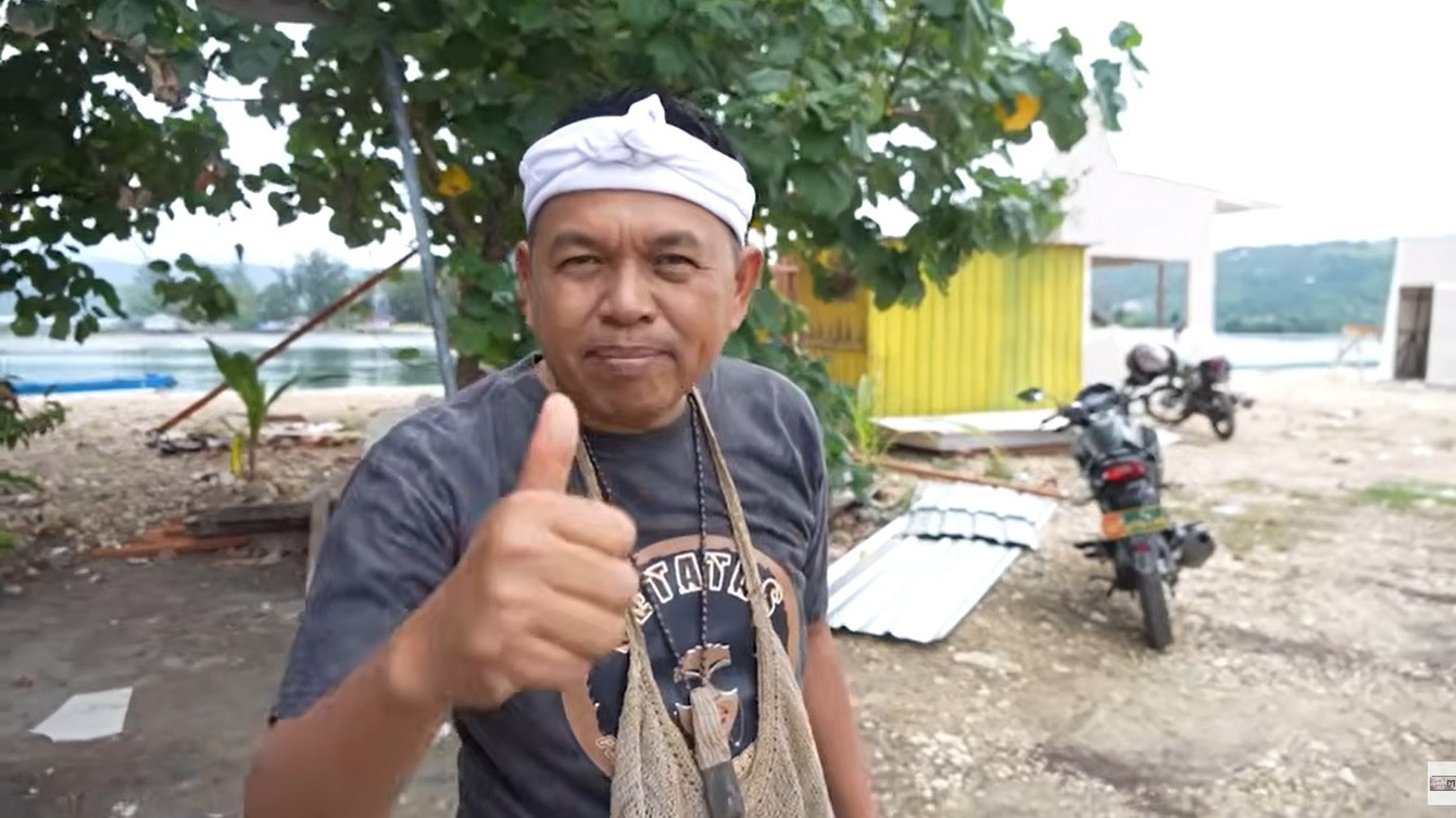 Main Bola Bersama Bocah Papua, KDM Jadi Penjaga Gawang: Kalau Masuk Aku Kasih Rp200 Ribu
            - galeri foto