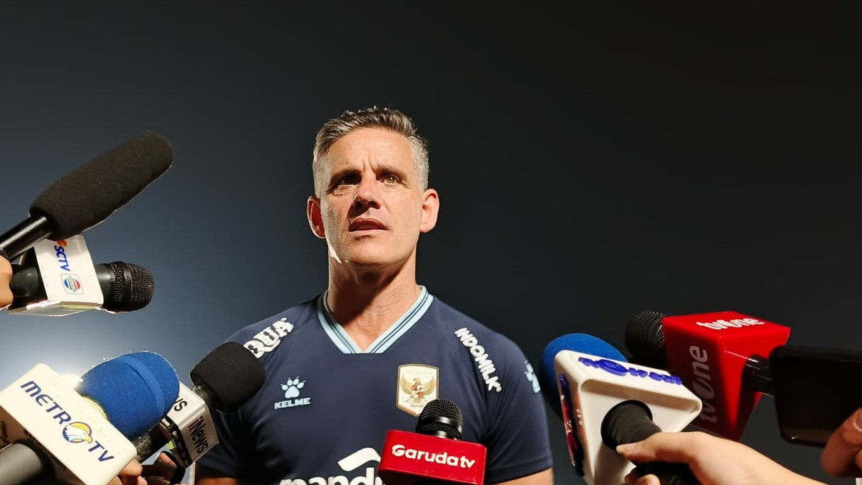 Pelatih Timnas Indoonesia, John Herdman di Sesi Latihan Garuda