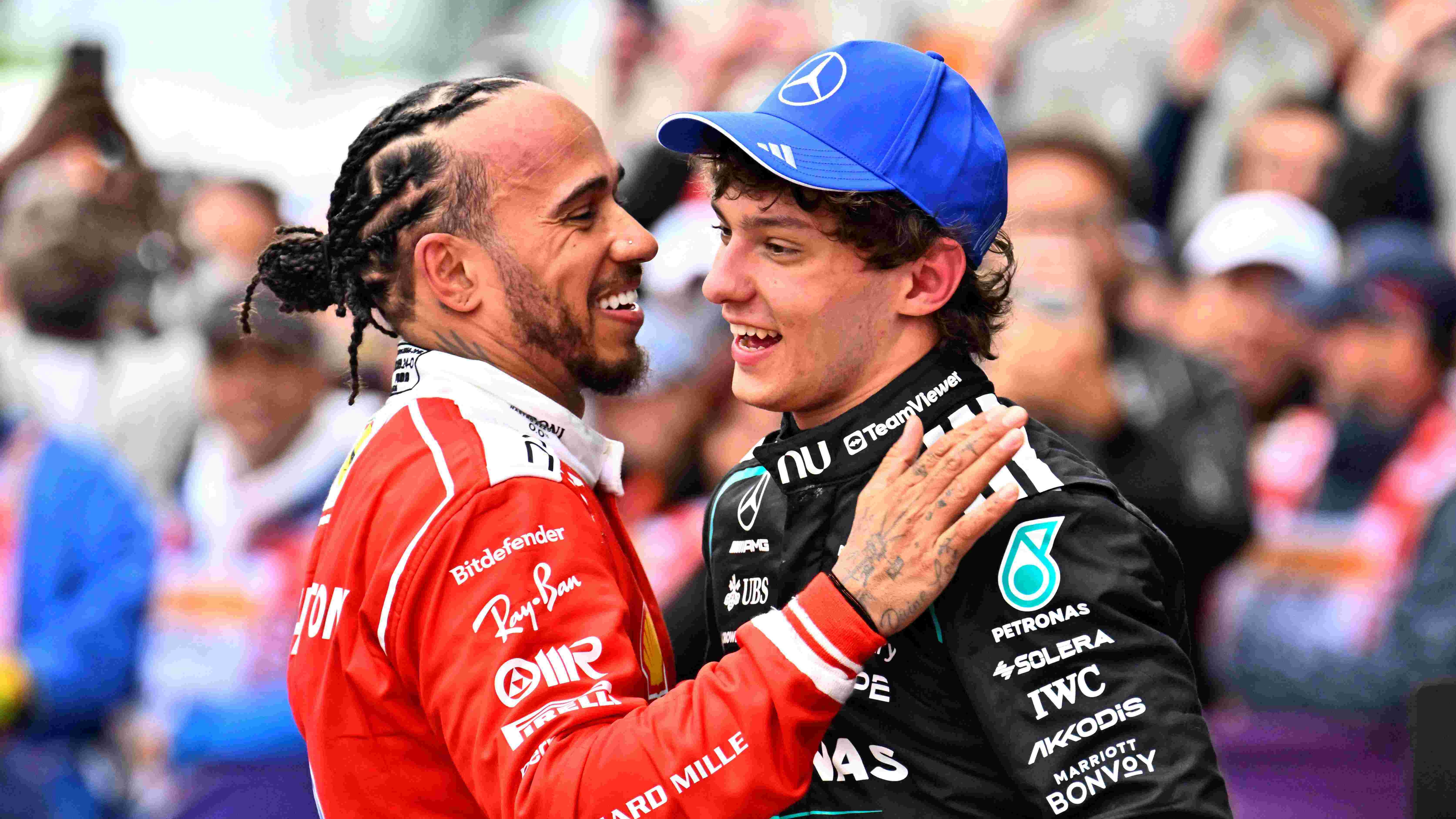 Pembalap Ferrari, Lewis Hamilton bersama Pembalap Mercedes, Kimi Antonelli