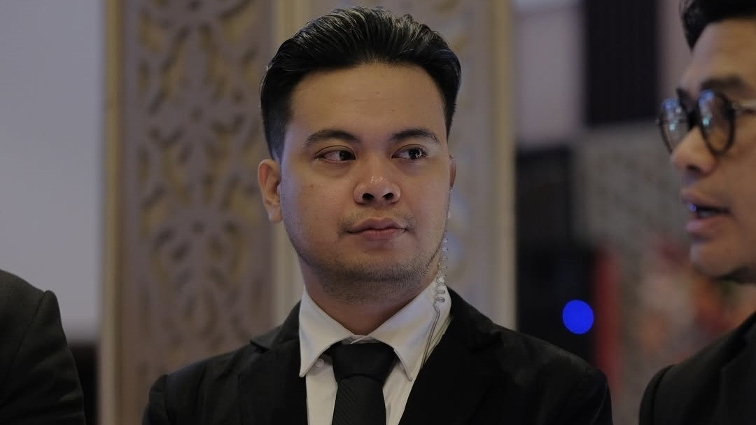 Reza SMASH saat menjadi kru wedding organizer (WO)