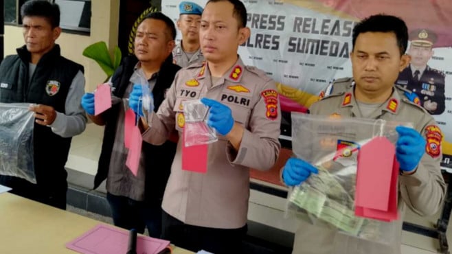 Polres Sumedang menangkap pelaku curanmor yang di antaranya akan dibantu bayar pajak kendaraan bermotor oleh Gubernur Jabar, Dedi Mulyadi (KDM)