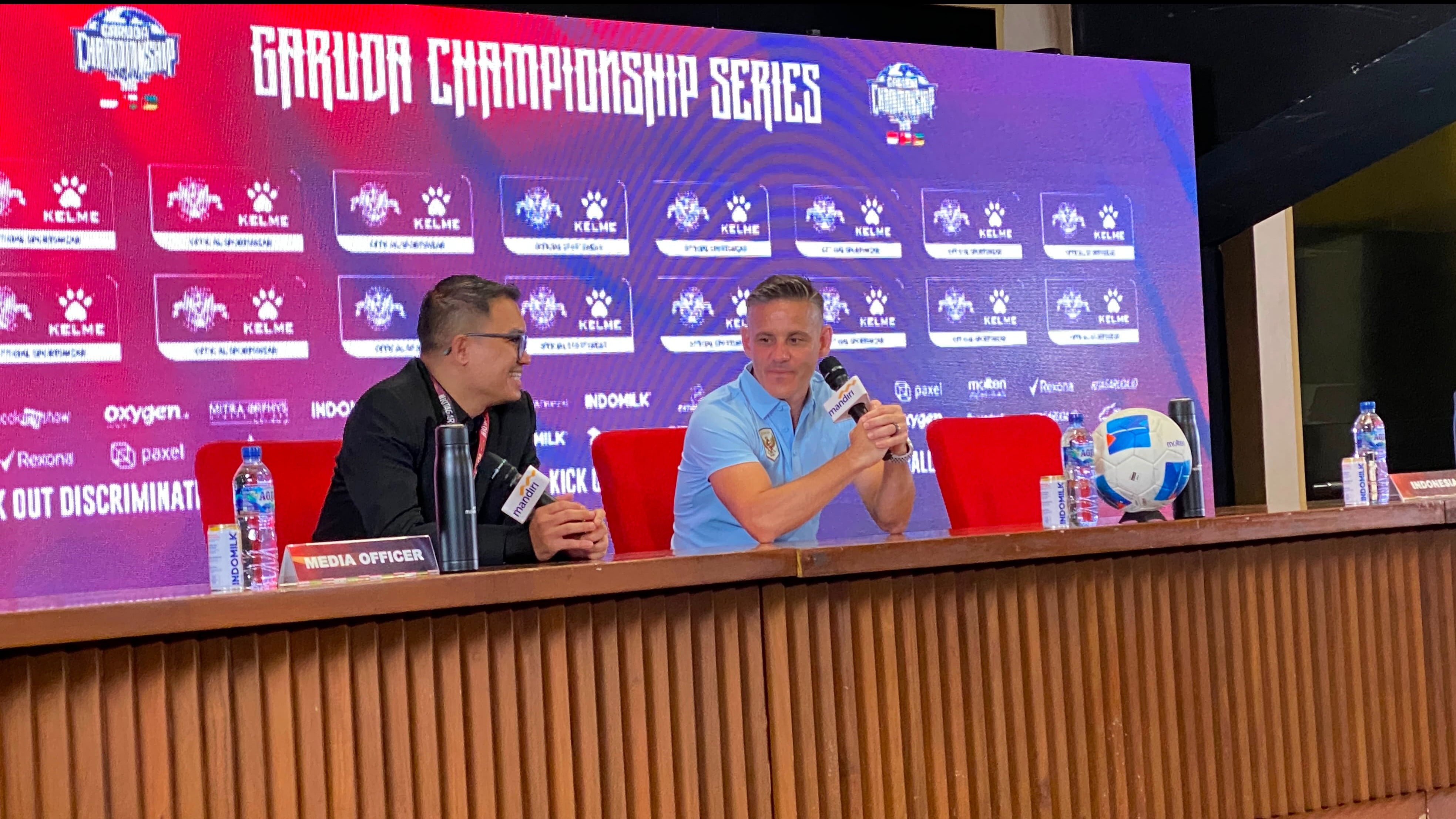 Pelatih Timnas Indonesia, John Herdman di Sesi Konferensi Pers Usai FIFA Matchday Menghadapi Oman