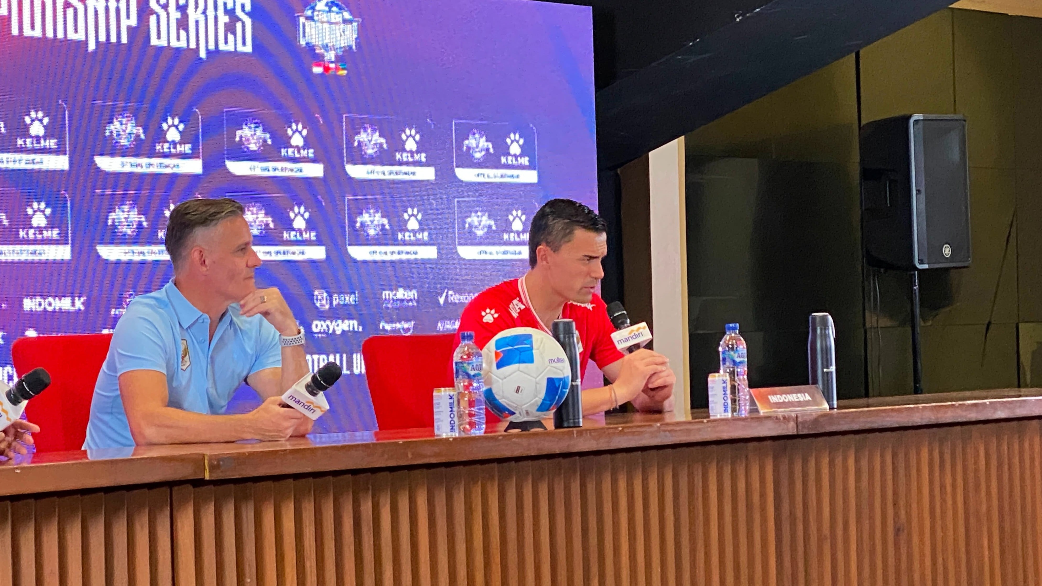 Emil Audero di Sesi Konferensi Pers Usai Laga Timnas Indonesia vs Oman