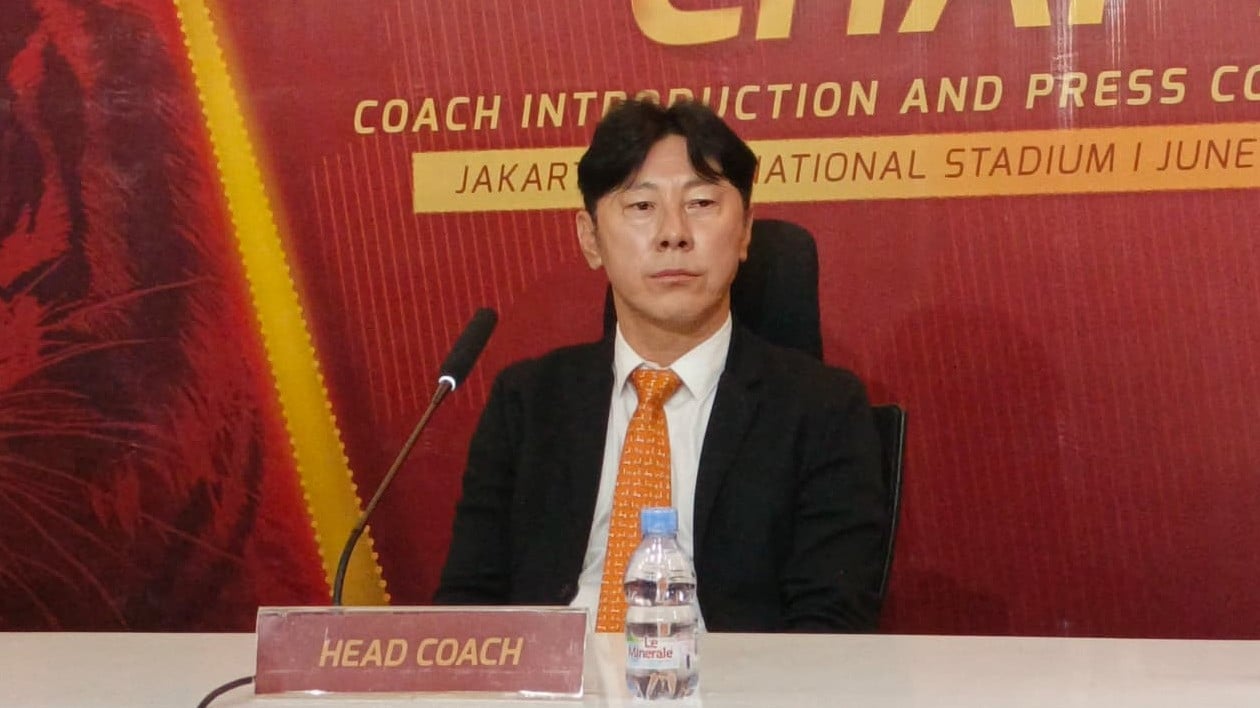 Shin Tae-yong di Konferensi Pers Perkenalan Pelatih Baru Persija
