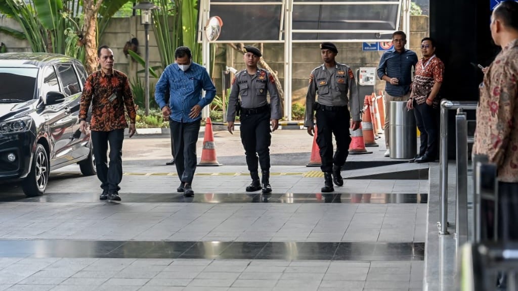 Lensa Berbicara: Bupati Muara Enim Tiba di KPK Usai Terjaring OTT