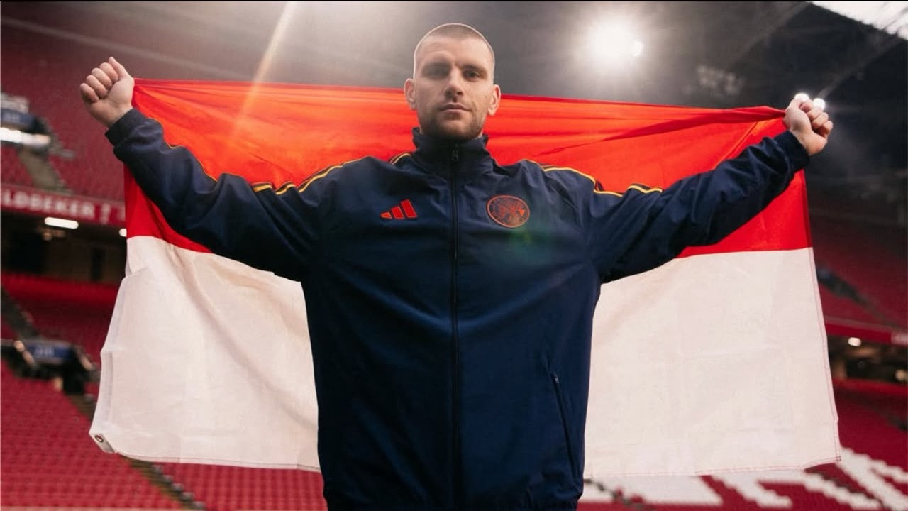 Reaksi Ajax Amsterdam soal aksi Maarten Paes dalam kemenangan Timnas Indonesia atas Oman