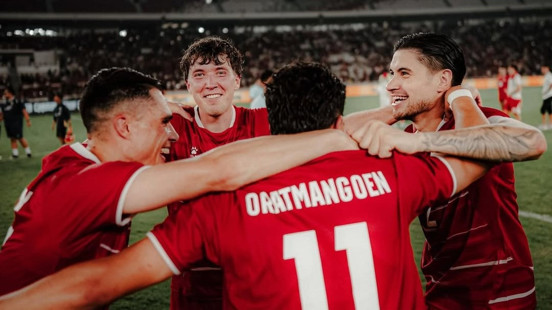 Empat pemain Timnas Indonesia, yakni Ole Romeny, Kevin Diks, Ragnar Oratmangoen, dan Joey Pelupessy merayakan kemenangan di ajang FIFA Matchday Juni 2026.