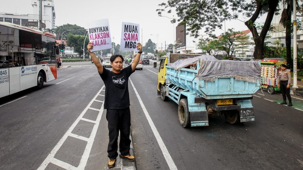 Lensa Berbicara: Aksi Unjuk Rasa Desak Pembenahan Program MBG di Kantor BGN